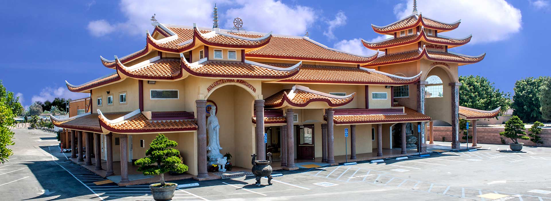 toan-dien-canh-chua-east